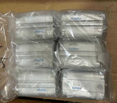 Silinder kompak Festo ADVU-32-30-P-A