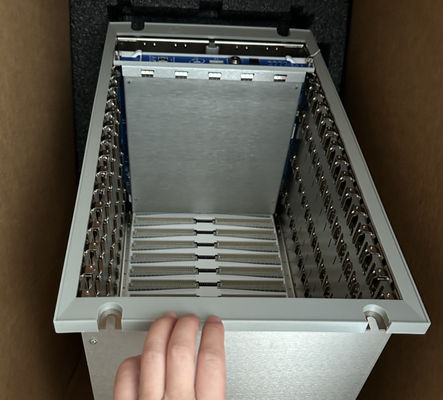 3500/05-01-02-00-00-01 Bently Nevada Vibration Monitoring System 19 Inch Rack 14 Slot Modul