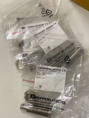 Sensor induktif Pepperl+Fuchs NBB5-18GM50-E2-V1
