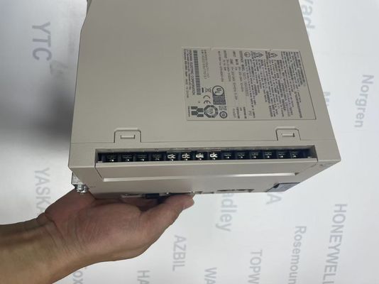 M12 Jenis Konstruksi Yaskawa SGD7S-180A30B202 Kontrol Analog dengan Fitur Lanjutan dan Dissipasi Daya ≤ 0,7 W