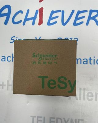 Durable Schneider Electric LRD21 Thermal Overload Relay dengan 7.874" 200.00mm Mounting Hole Spacing dan NAMUR Interface