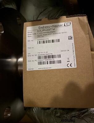 Endress Hauser FTM52-AAH2B4A32AA Transmitter Tingkat Magnetostrictive Presisi Tinggi untuk Kontrol Proses Industri